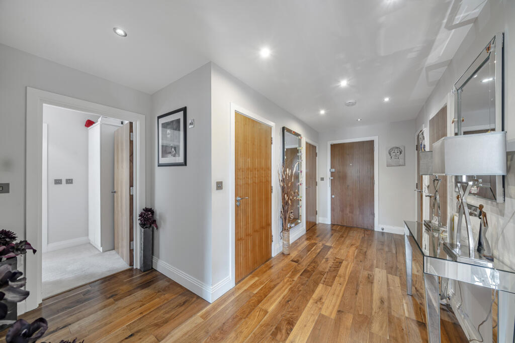 1305405-5-68430bc...