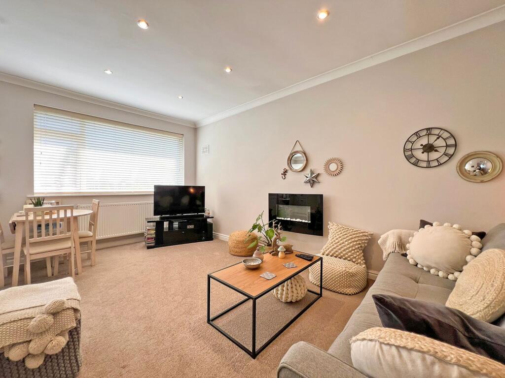 Living/Dining Area