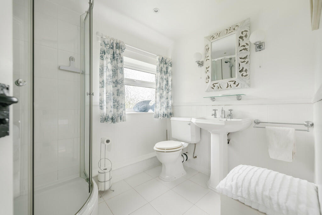 En-Suite to Bedro...