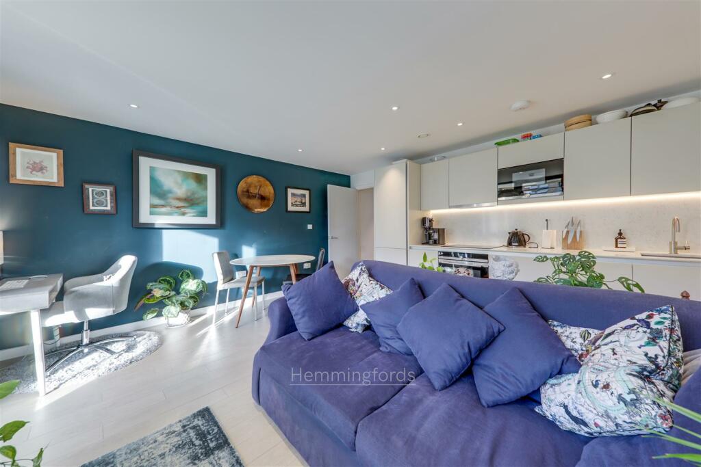 07-736981778-JJ-HMF-Flat 12 Ann St-31-logo.jpg