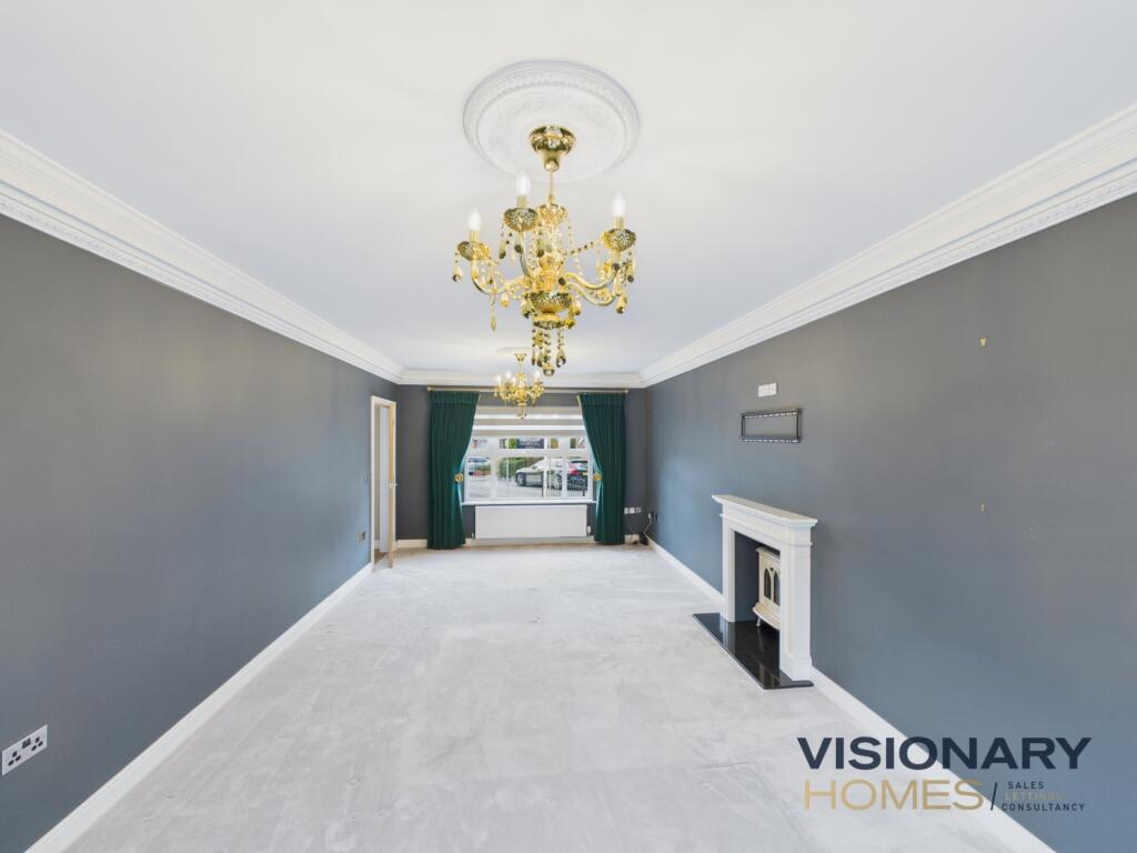 CAM03522G0-PR0216-STILL026