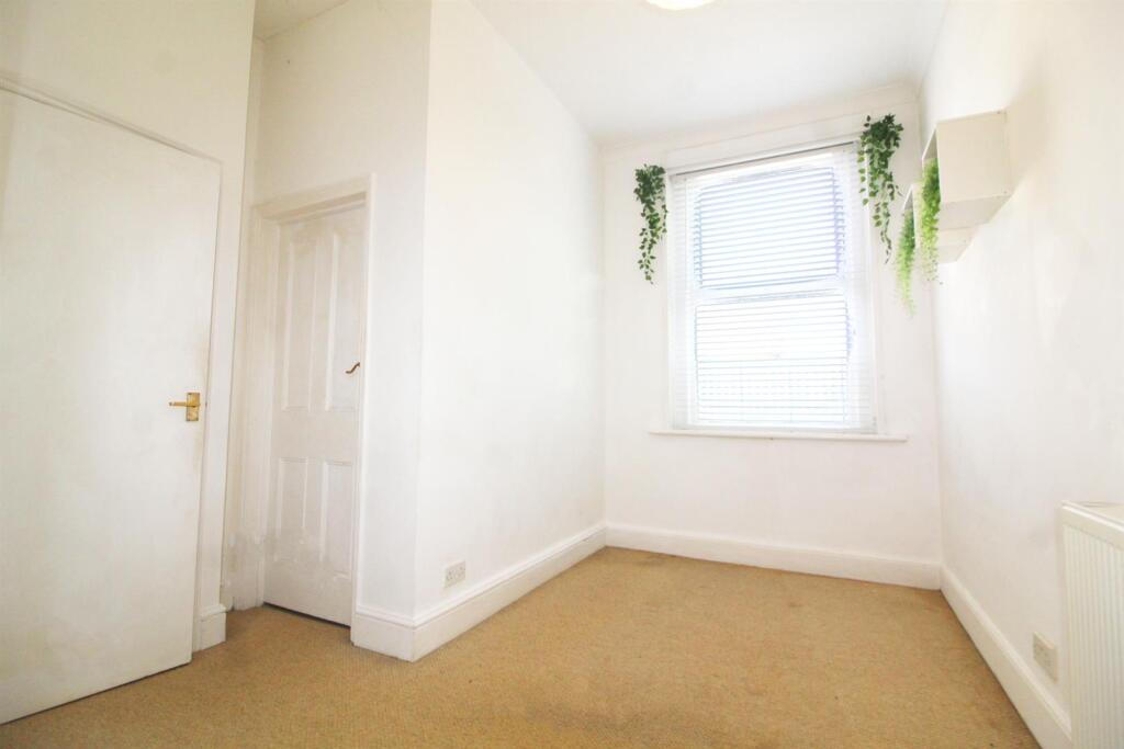 e Bedroom.jpg