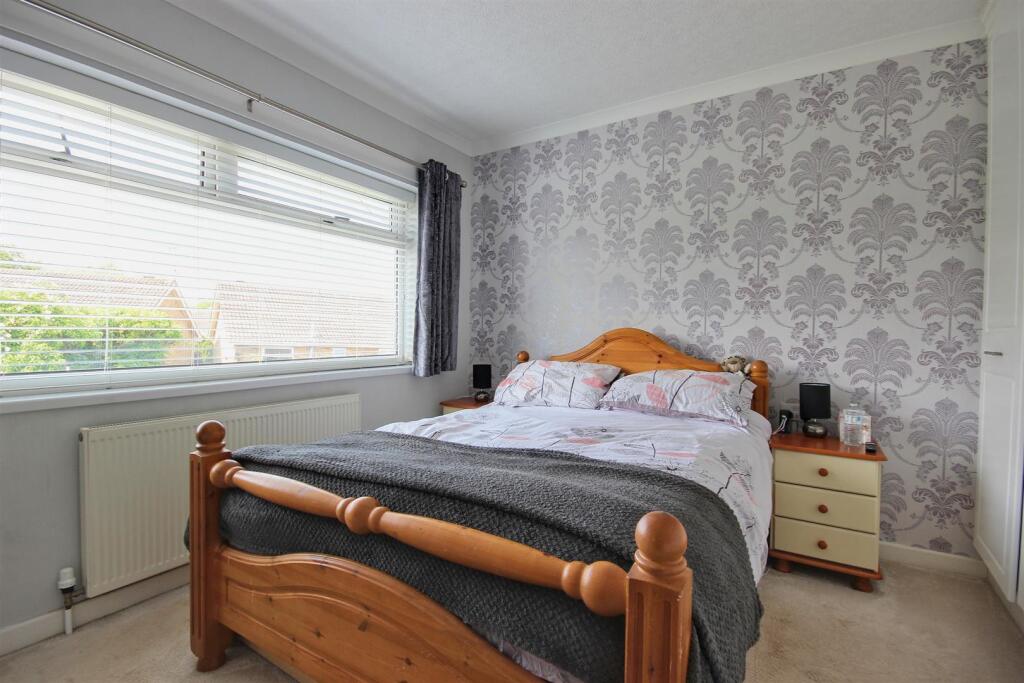 BEDROOM 2 (REAR)