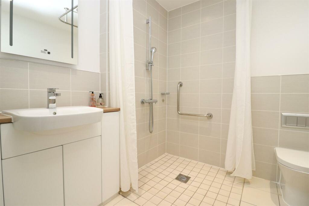 shower room.JPG