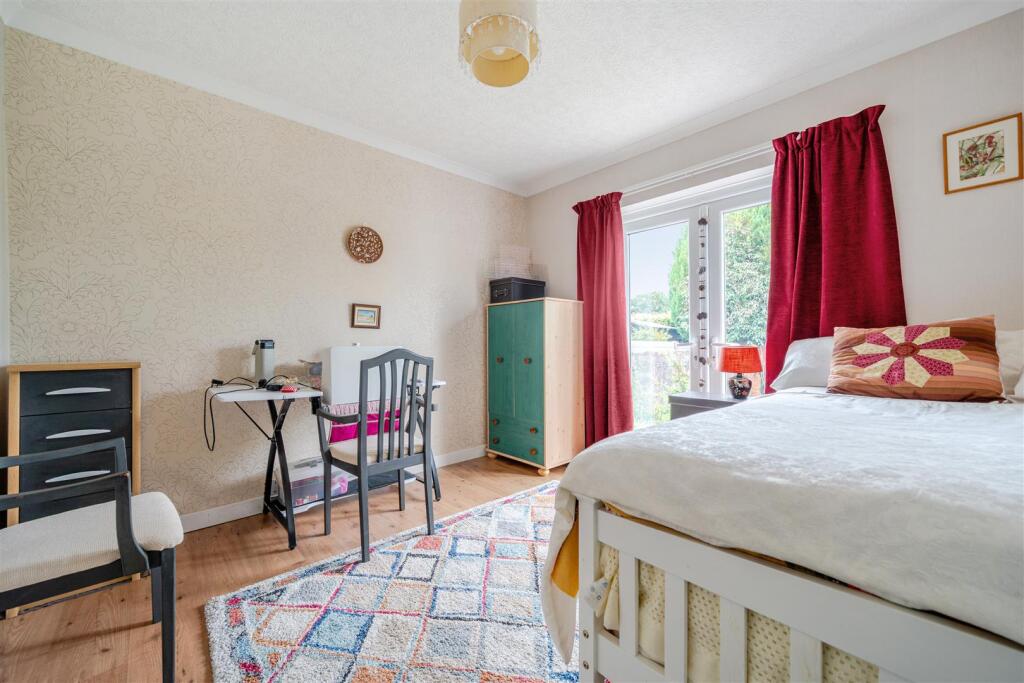 BEDROOM 2