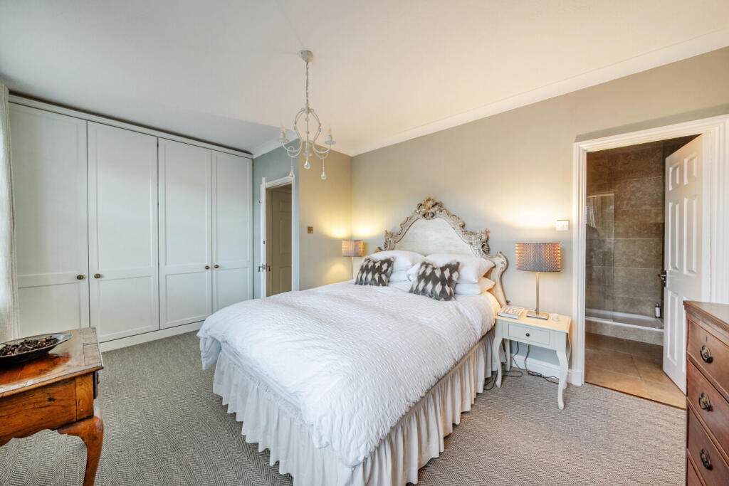 1394856-8-695e3e3...