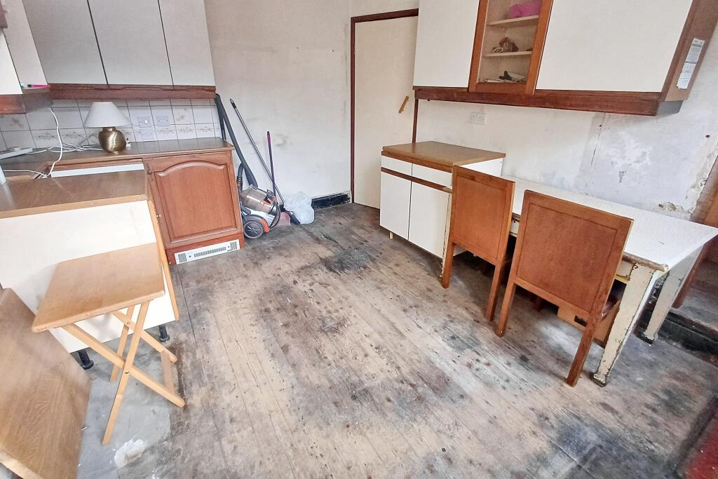 5 Elm Grove, Sale, M33 7JZ