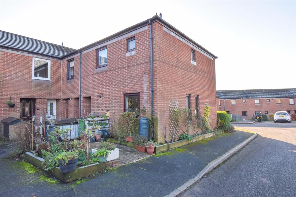 27 Clifford Close b.jpg