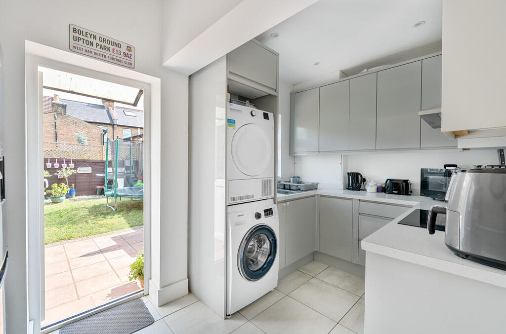 1324775-13-687609...