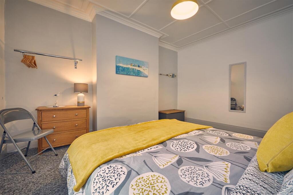 Master Bedroom 1.jpg