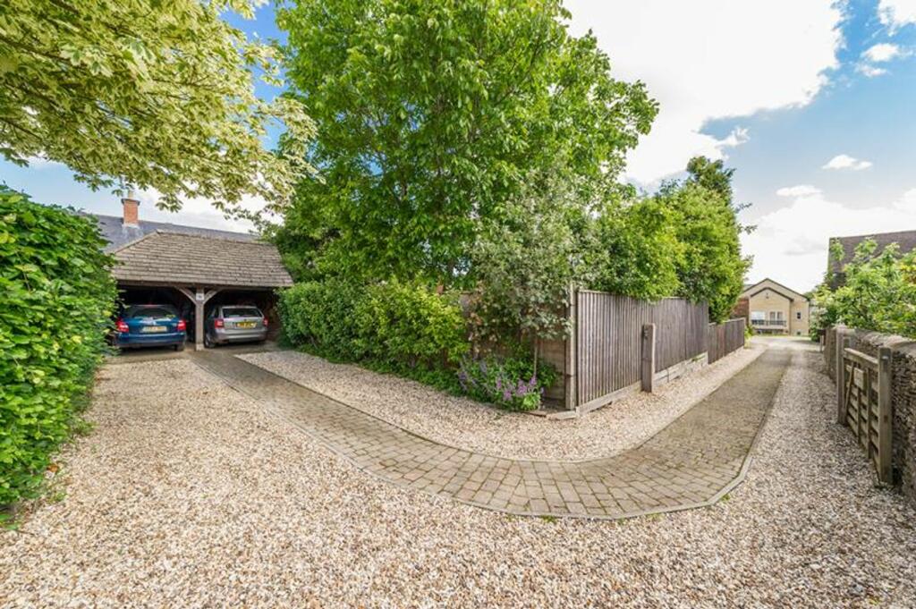Driveway/Car Port
