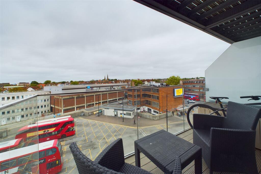 CAM01799G0-PR0092-STILL007.jpg