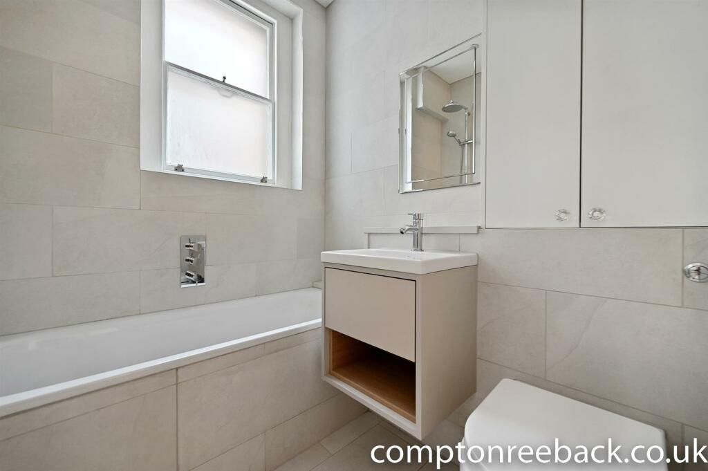 BCCR - 70 Castellain Mansions - Bathroom (4).jpg