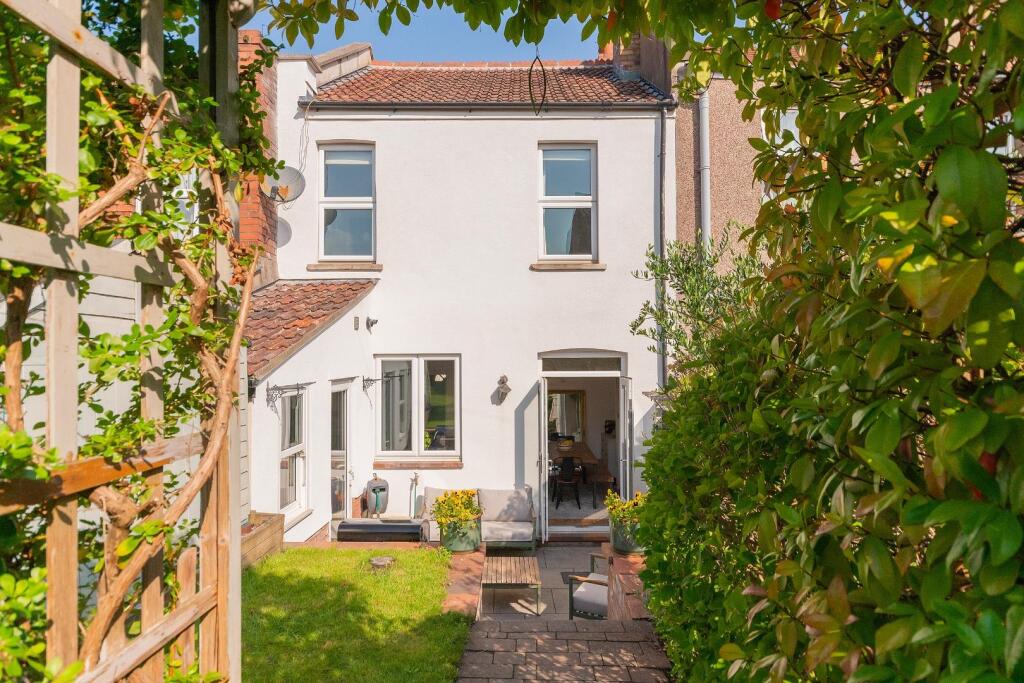 1B1R6BN - External H.jpg