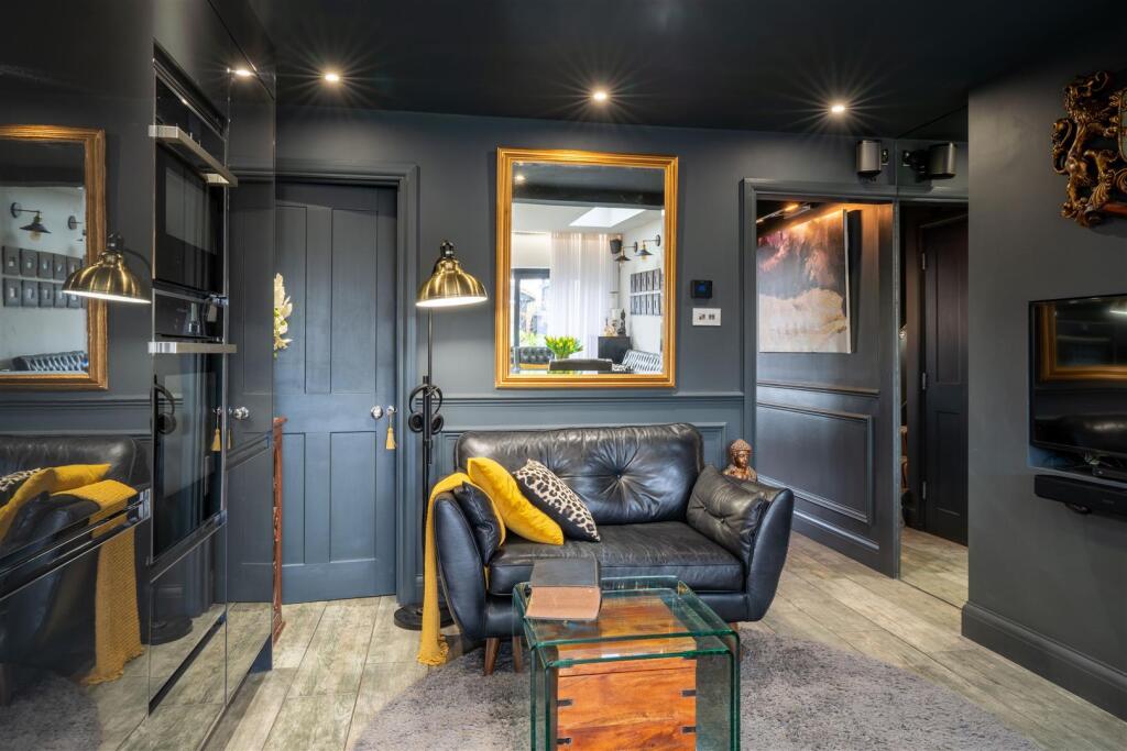 Luxury Fully Fitted Kitchen/Dining Room