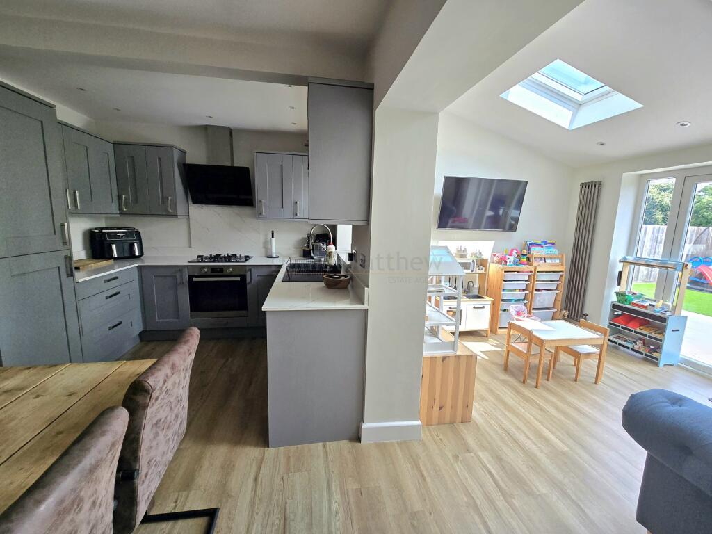 Kitchen / Dining Room