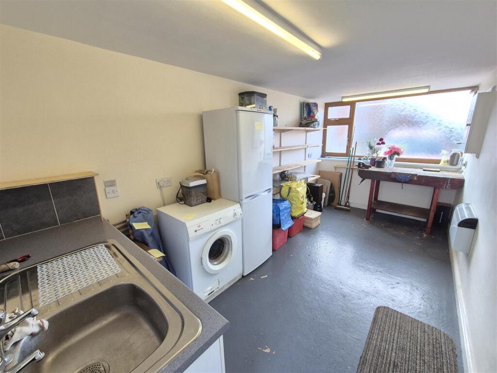 Former Garage/Workshop/Utility