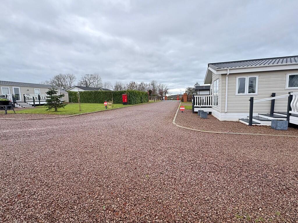 Facetune_12-01-20...