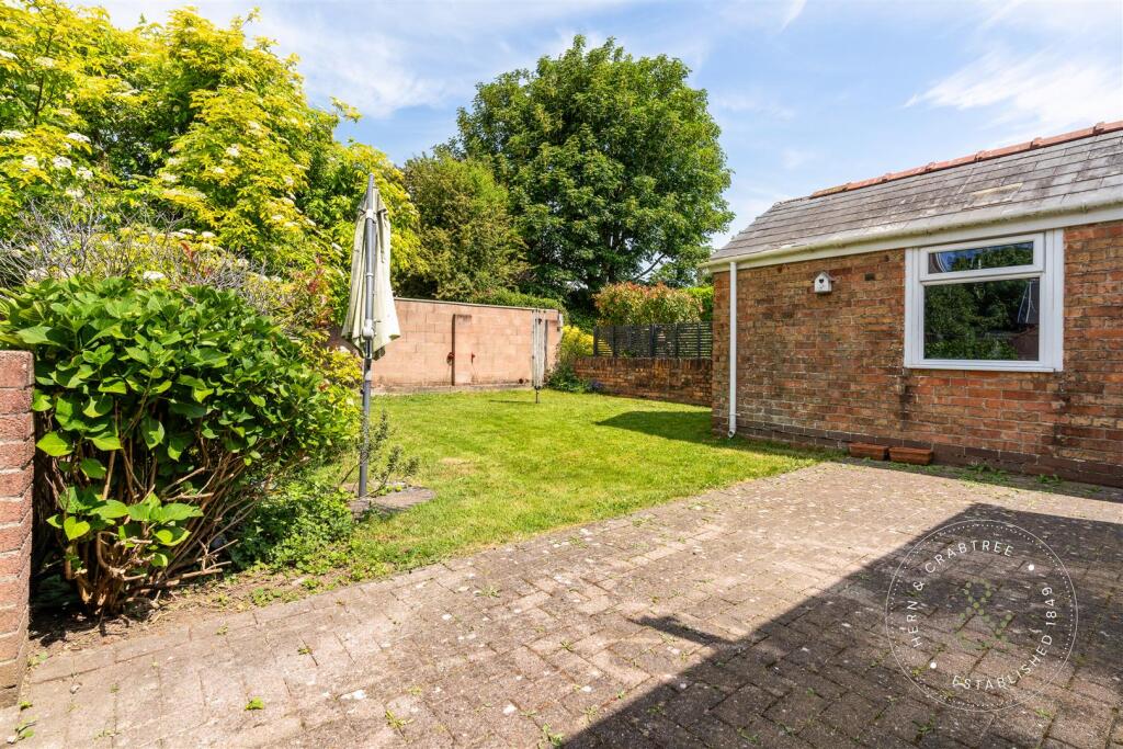 Caedelyn Road, HernCrabtree (16).jpg