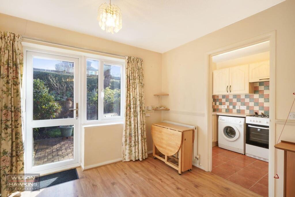 3 Farmborough Close - 8BRKB96mlpuutEKwzkvh.jpg