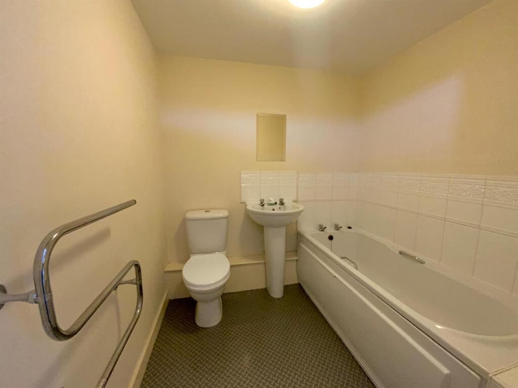 Main bathroom