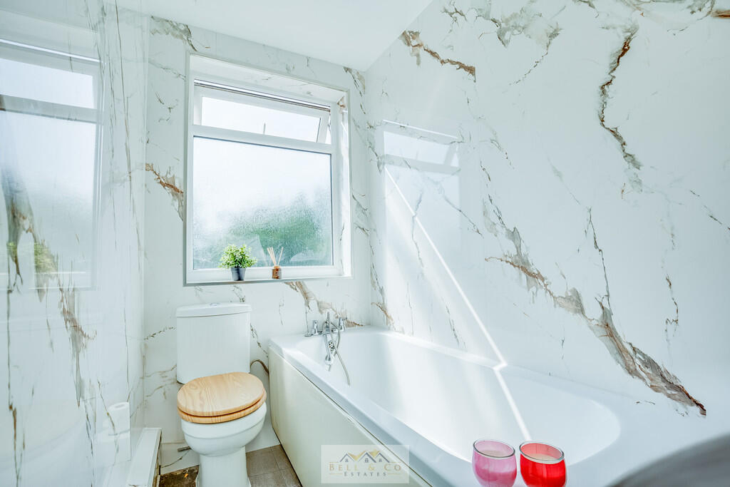 Bathroom 1.2