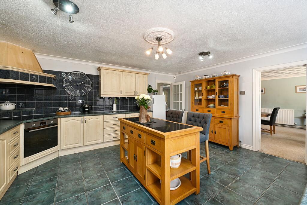 Kitchen/Breakfast Room