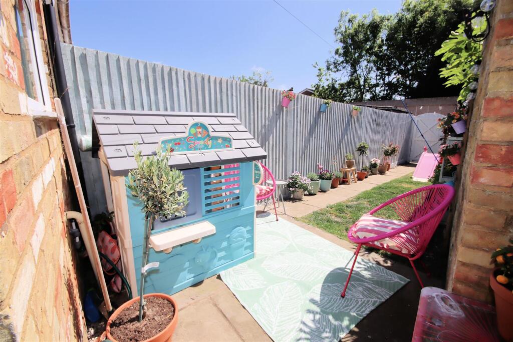 Rear Courtyard Garden