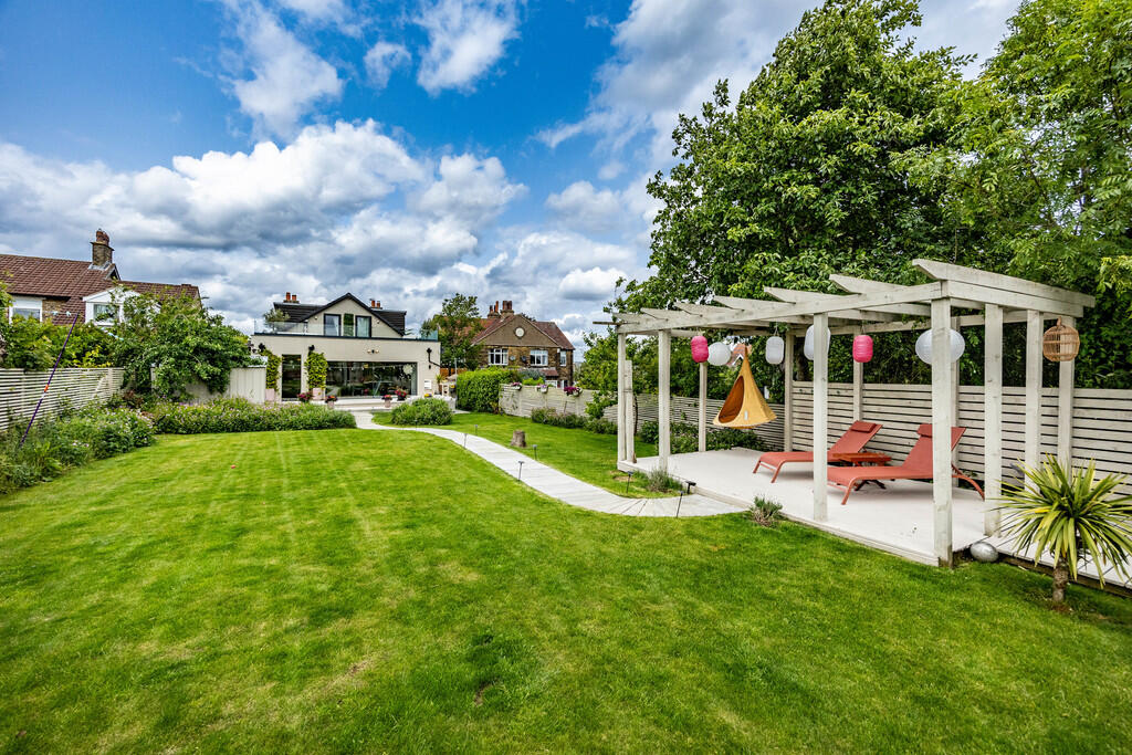 33WHLHudds-040625...