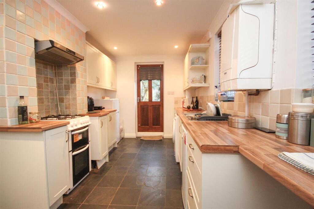 kitchen 1.JPG