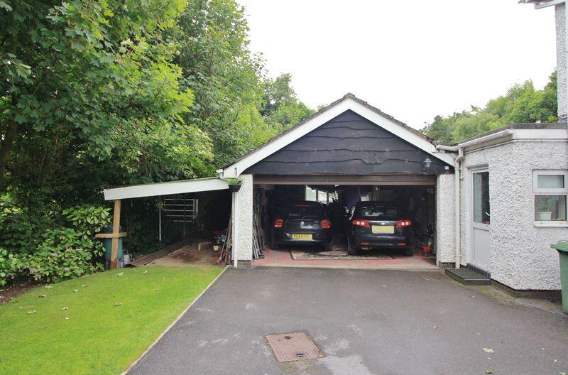 Extensive Garage (4) Car &amp; Workshop