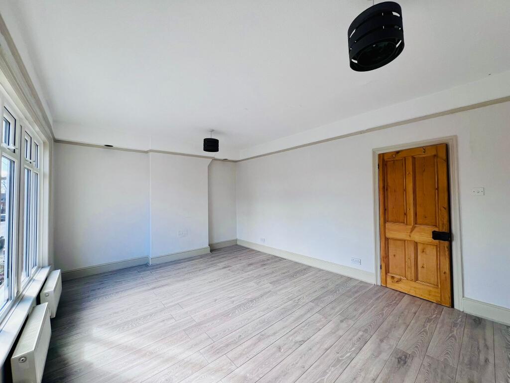 BEDROOM1.jpg
