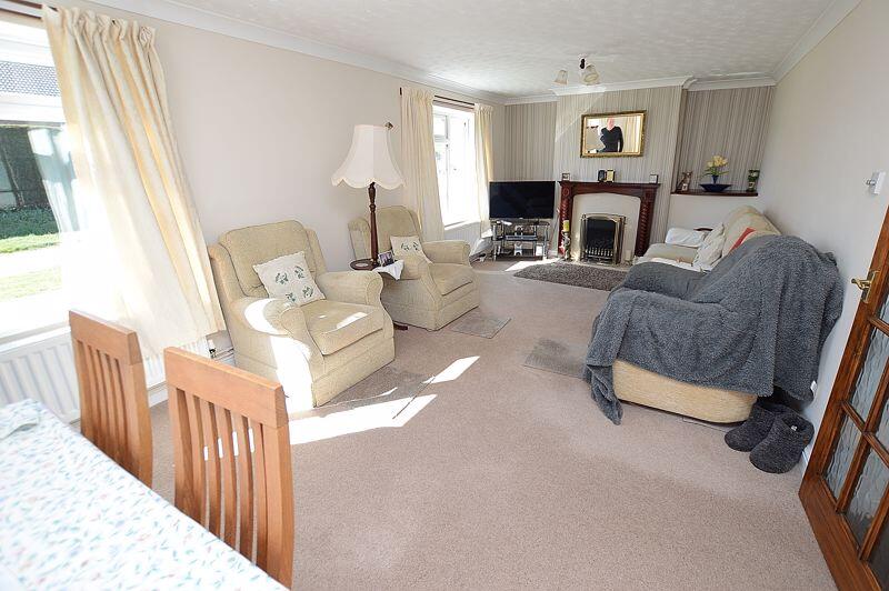 34 Sitting/Dining Room