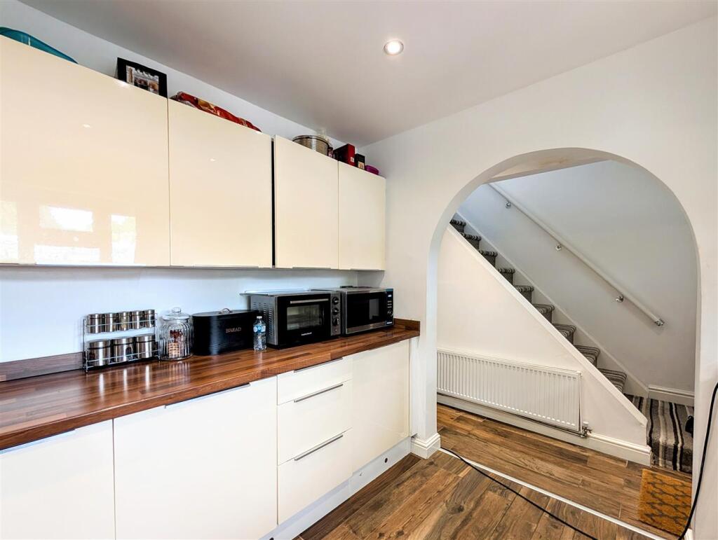 kitchen 3.jpg