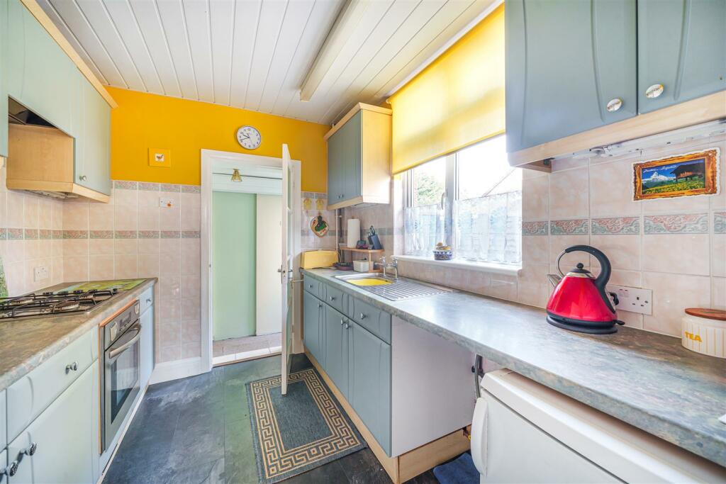 kitchen h.jpg