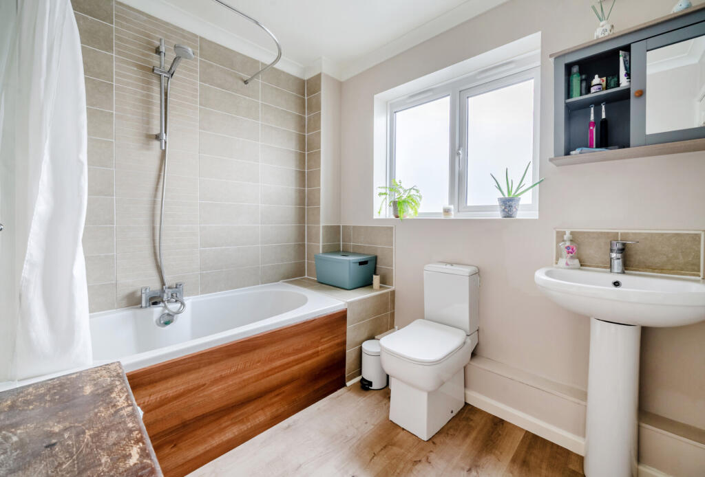 1395153-9-695bea8...