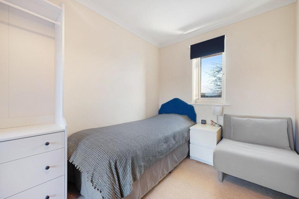 25 Fossgill Ave Bed 2 Edit.jpg