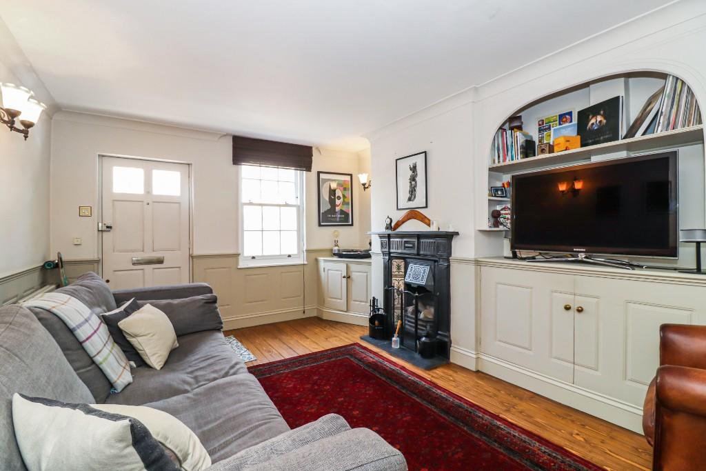 Sitting/dining room