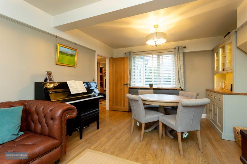 Sitting/Dining Room