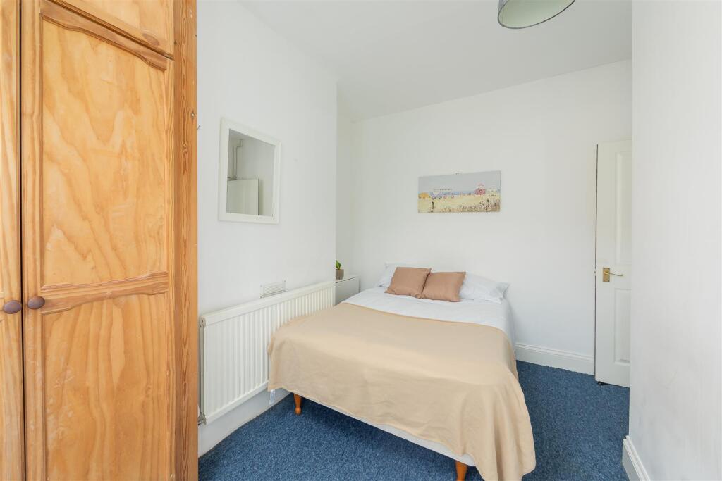 10 Shaftesbury Ave -15.jpg