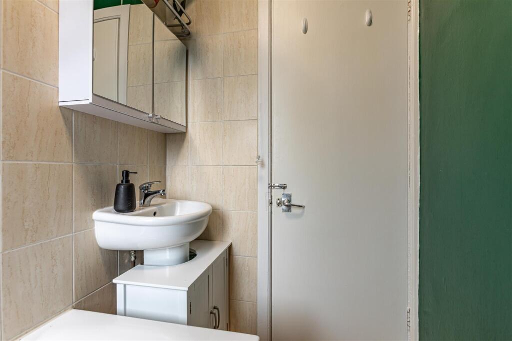 16 Eildon Crescent Newtown St Boswells 22.JPG