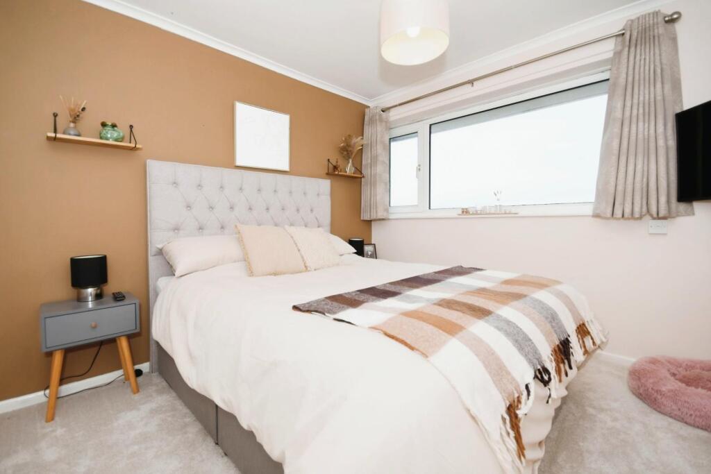 BED 1.jpg