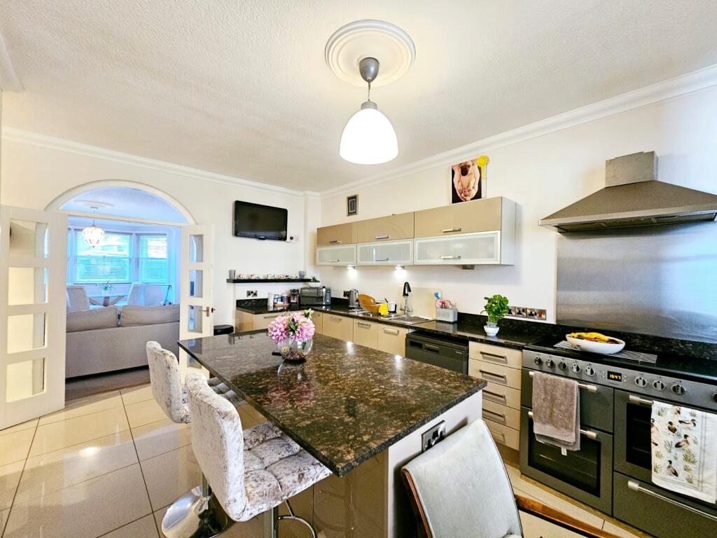 2eebba6e-b6c4-445b-b0f4-bbb0cf3bd28e