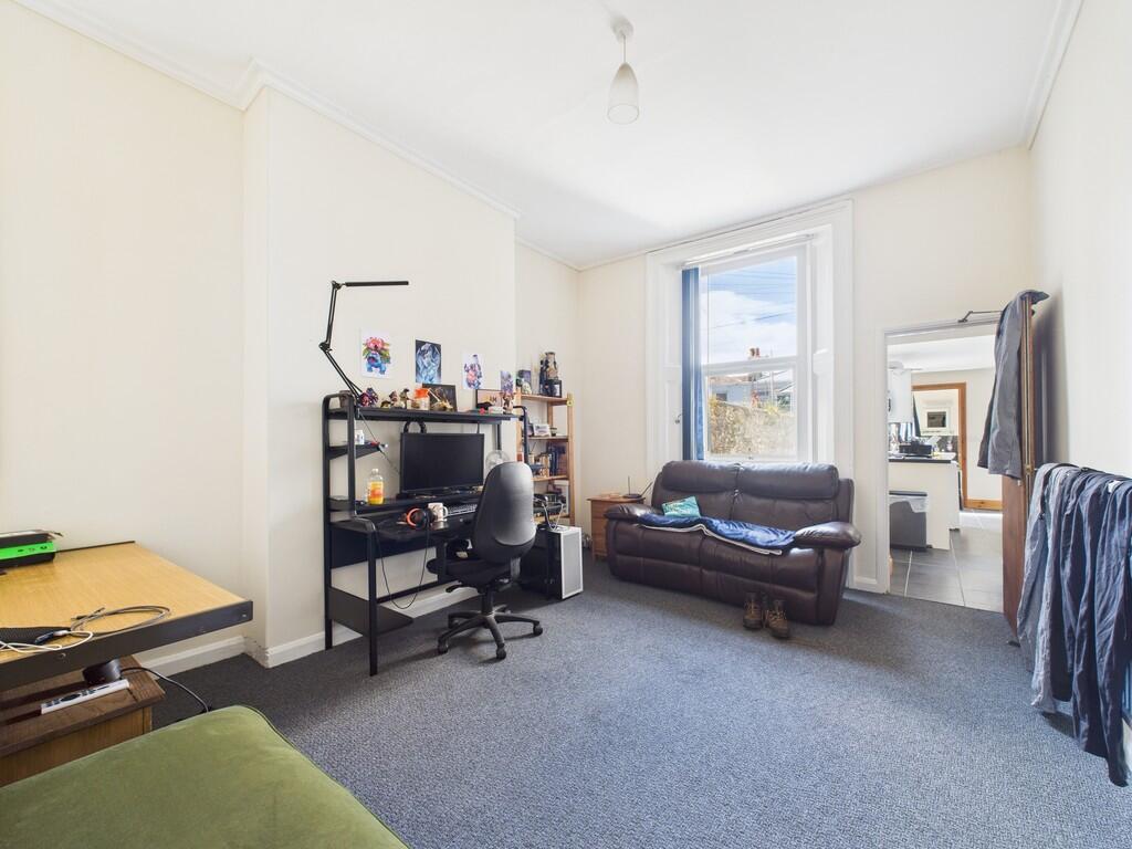 CAM02089G0-PR0533...