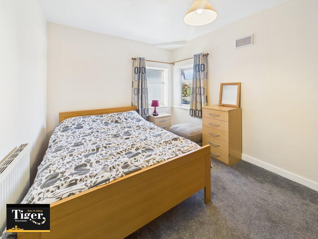 CAM02176G0-PR0772...