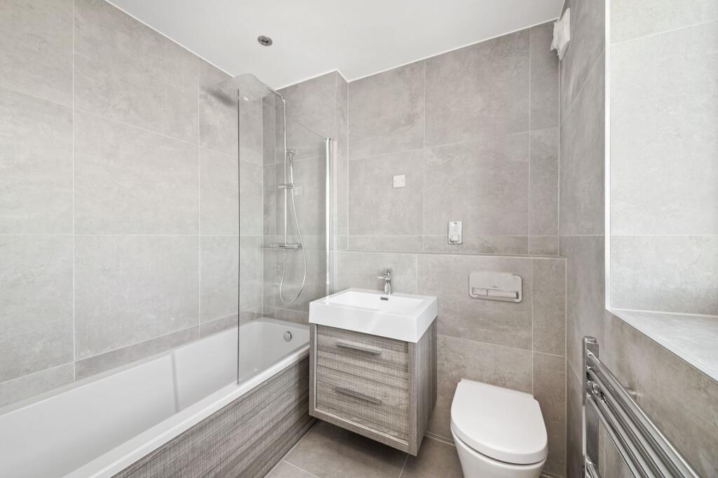 EN-SUITE BEDROOM ONE