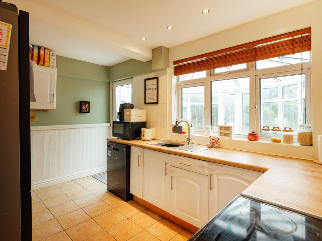 Kitchen / Breakfast Room