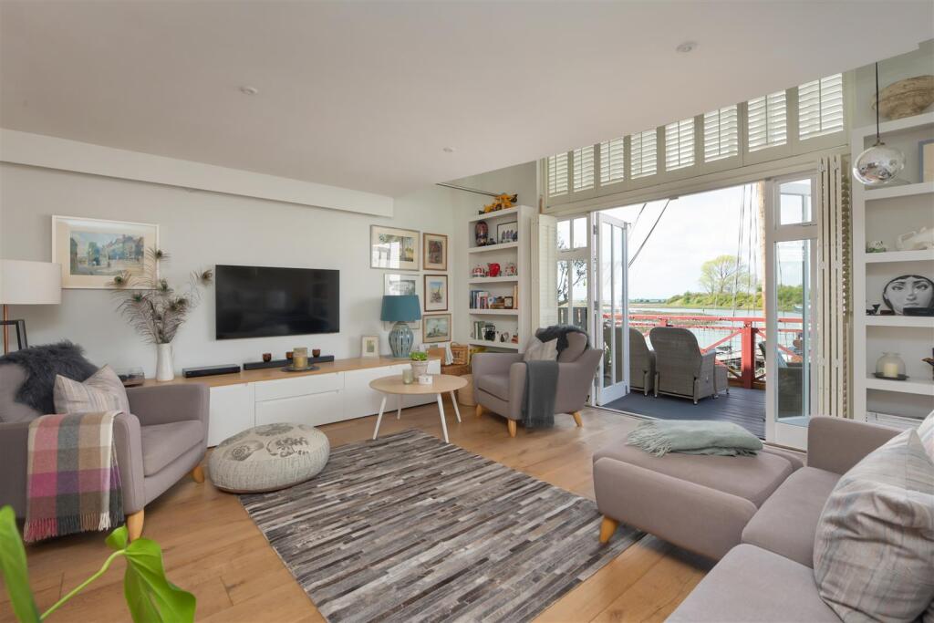 North Quay, Conyer, Sittingbourne