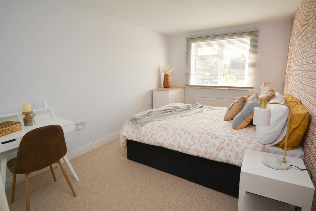 Bed 3.jpg
