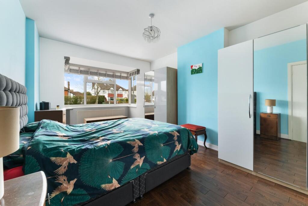 CHESSINGTON ROAD (4).jpg